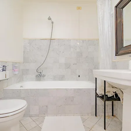 Apartment Luxury Naviglio House - 10 Min Cathedral Milan