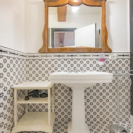 Luxury Naviglio House - 10 Min Cathedral Apartment Milan