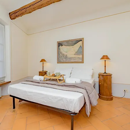 Apartment Luxury Naviglio House - 10 Min Cathedral Milan