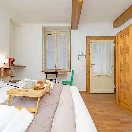 Luxury Naviglio House - 10 Min Cathedral Apartment *